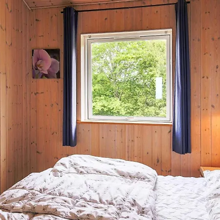 Spacious Holiday In F Revejle With Swimming Pool Fårevejle